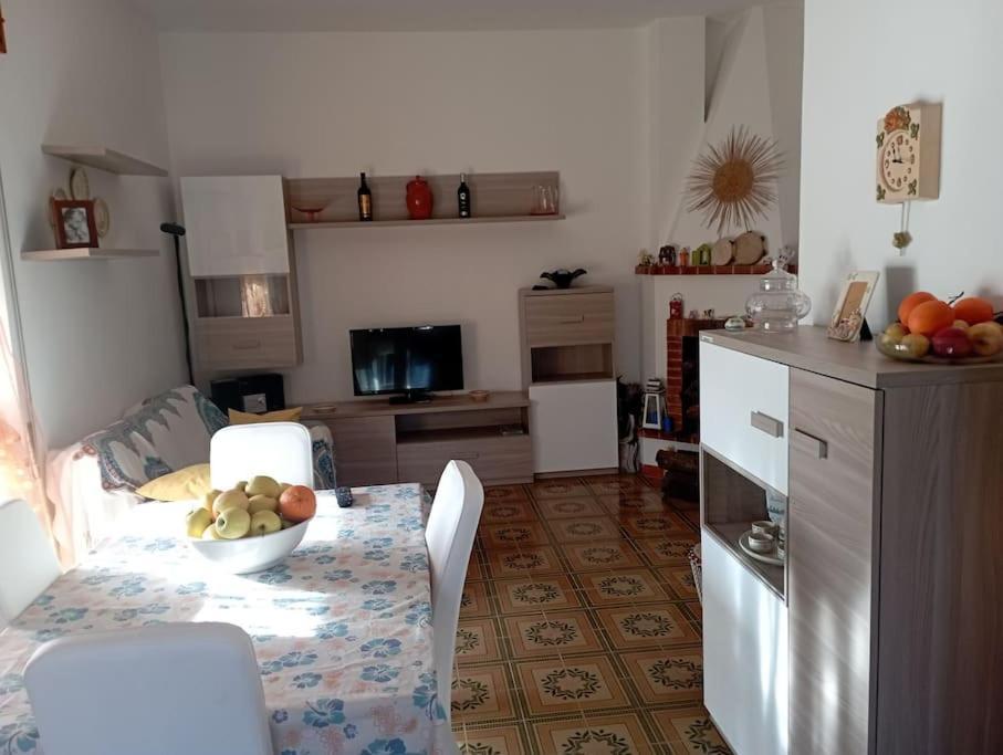 Casa Vacanze Il Carrubo Leporano Esterno foto