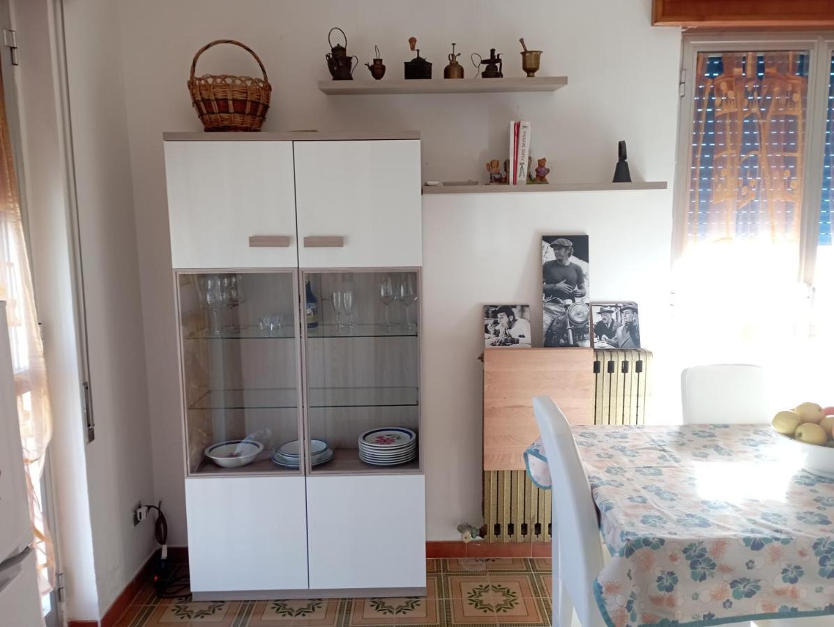 Casa Vacanze Il Carrubo Leporano Esterno foto
