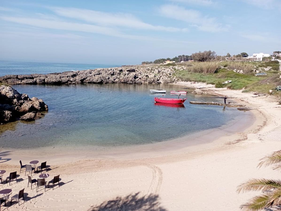 Casa Vacanze Il Carrubo Leporano Esterno foto